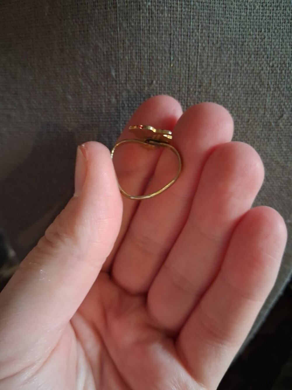 Sizeable Snoopy ring - Picture 3 of 5